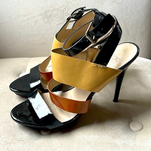 Michael Kors ankle-strap patent Sandals - Picture 1 of 7